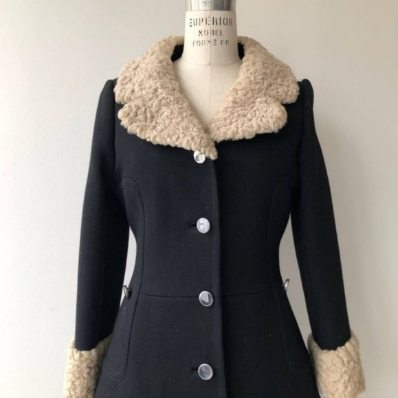 VTG 60s Louis Féraud Wool and Astrakhan Coat - Picture 5 of 7